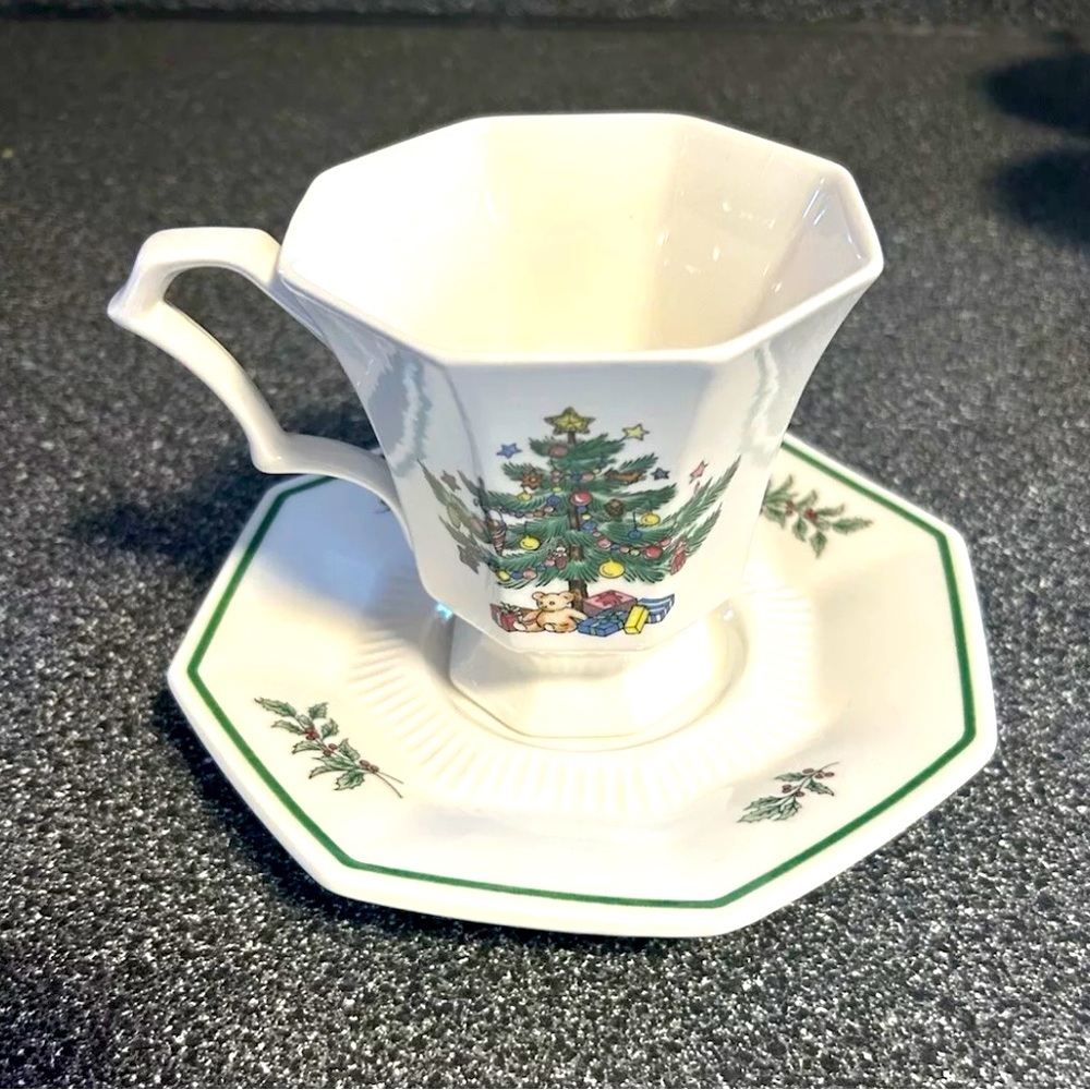 Vintage Nikko Classic Collection Christmastime Tea Cup Set 🫖☕️ - Picture 3 of 10
